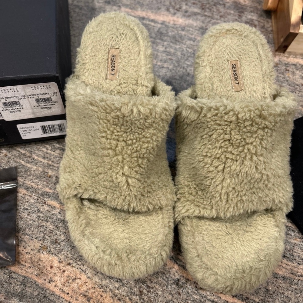 Yeezys Season 7 Mules 9